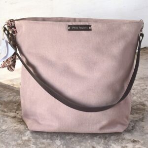 Sac cabas en velours avec anse en cuir porté épaule