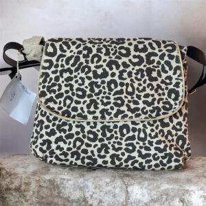 Sac besace en toile de coton léopard avec anse réglable et fermeture aimantée