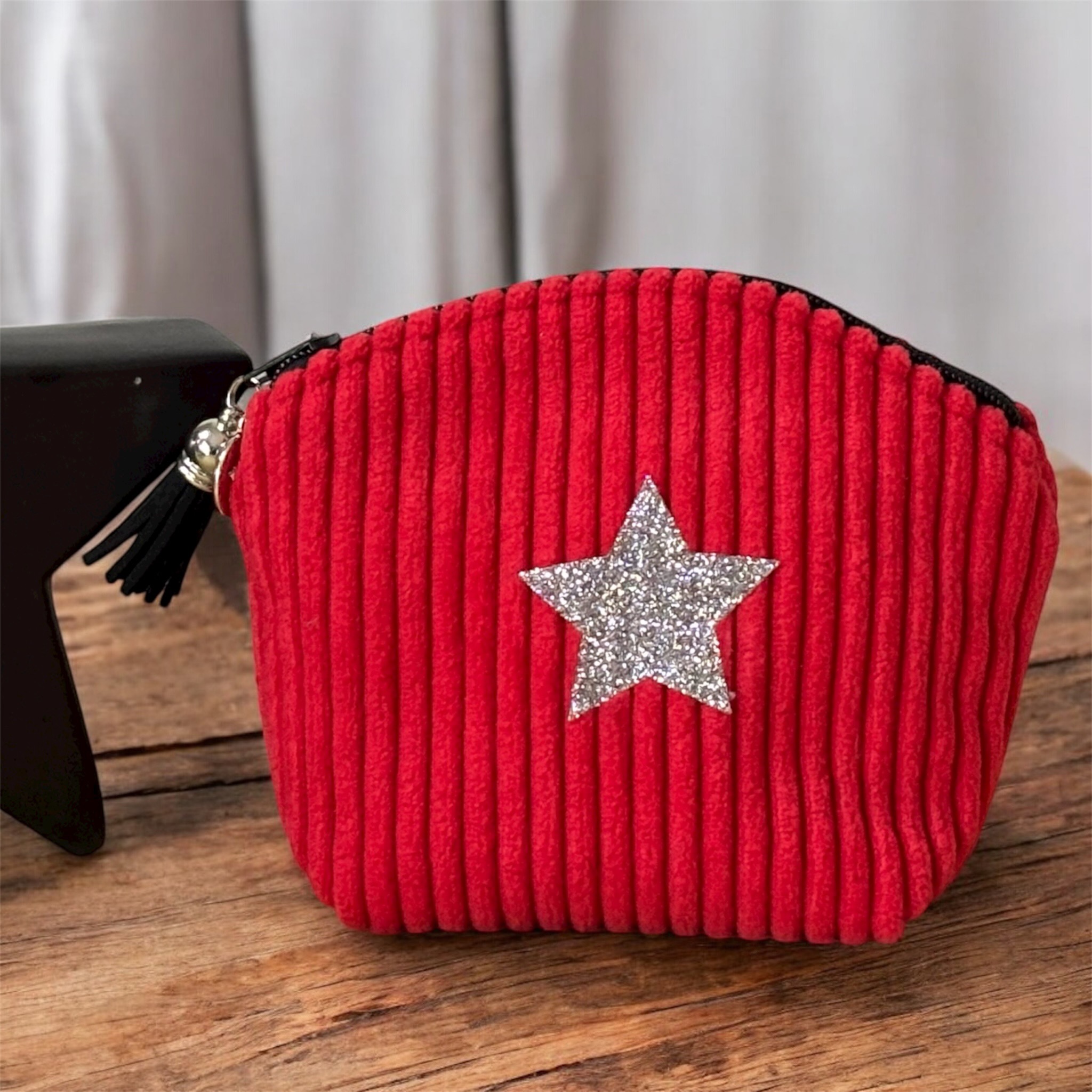 Porte-monnaie en velours côtelé rouge – création artisanale française P’tite Poulette