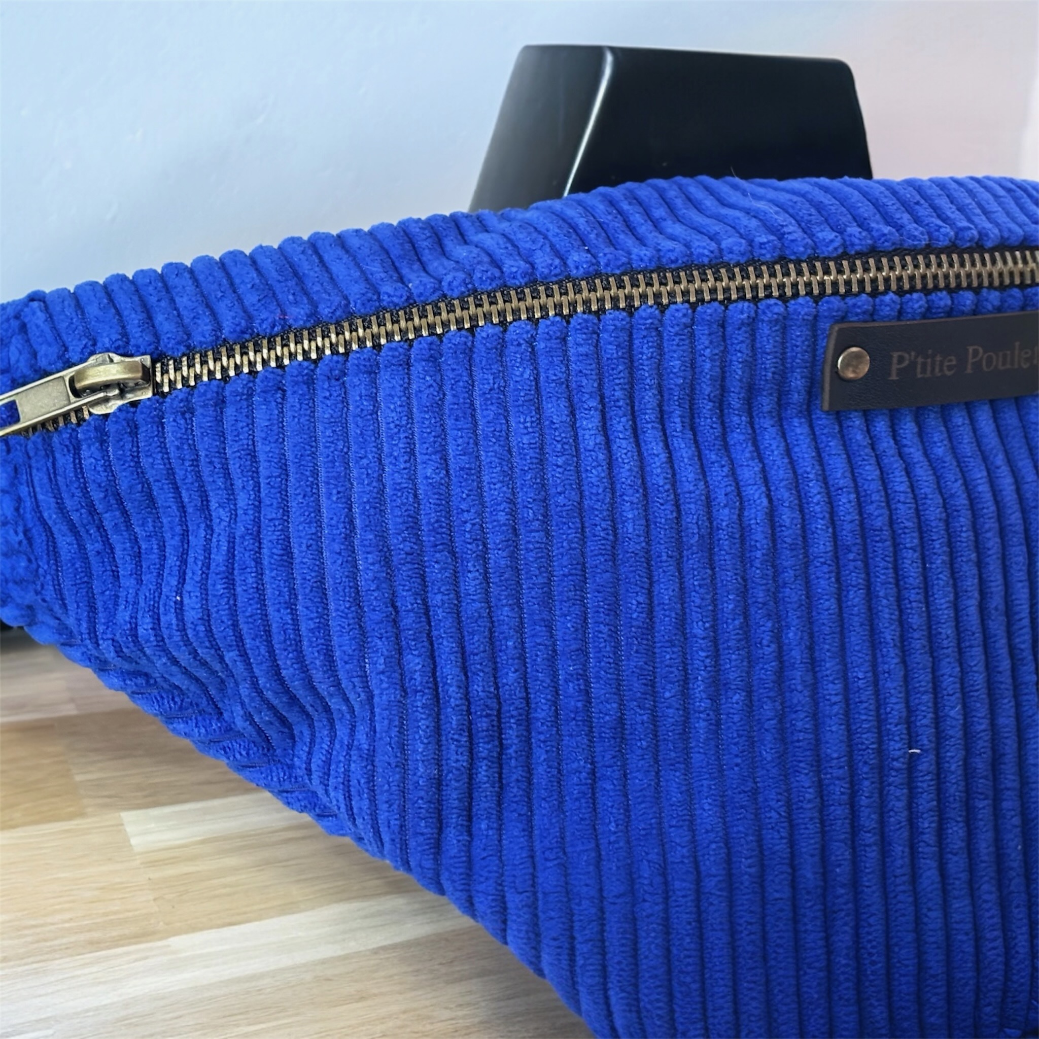 Sac banane en velours côtelé bleu roi – Création artisanale française – Image 4