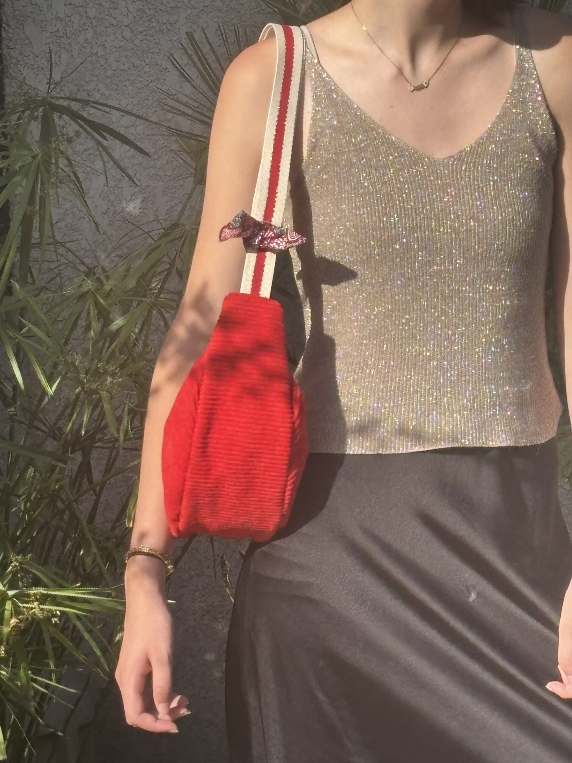Sac lune en velours côtelé rouge– Création artisanale française – Image 5